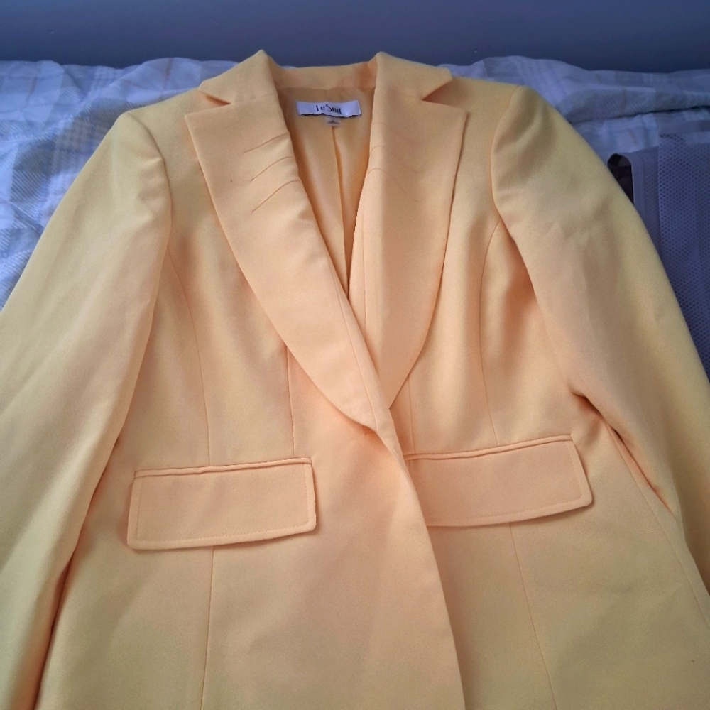 Le Suit Soft Yellow Women's Blazer